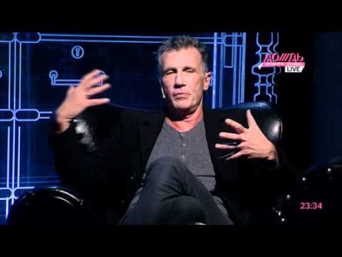 Майкл Каннингем: Ненавидя геев, вы осложняете себе